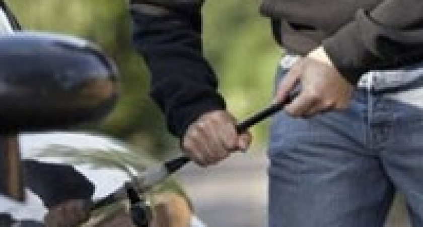 В Волгограде обокрали две машины