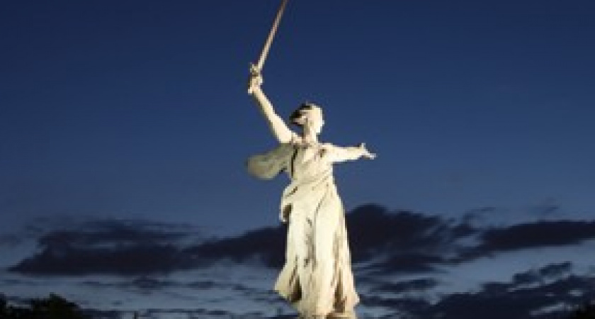 Родина-мать за несколько часов стала лидером по определению дизайна новых купюр