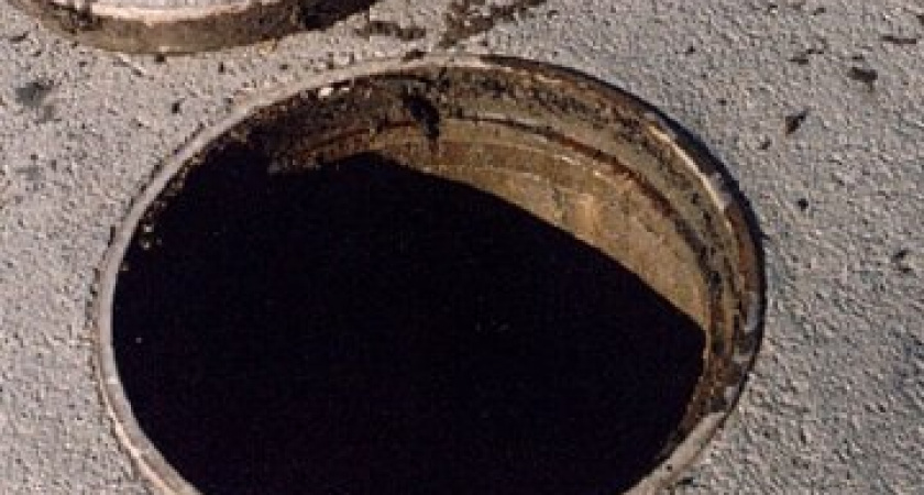 В Волгограде ребенок пострадал из-за воров канализационных люков