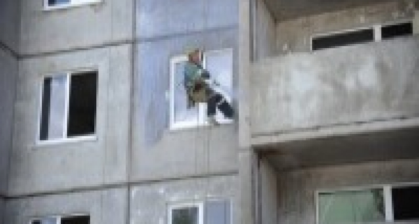 В Волгограде в доме на Космонавтов 47/1 приступили к отделочным работам