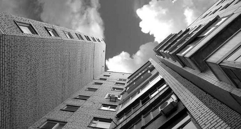 В Волгограде погиб 14-летний подросток, выпав из окна 5-го этажа