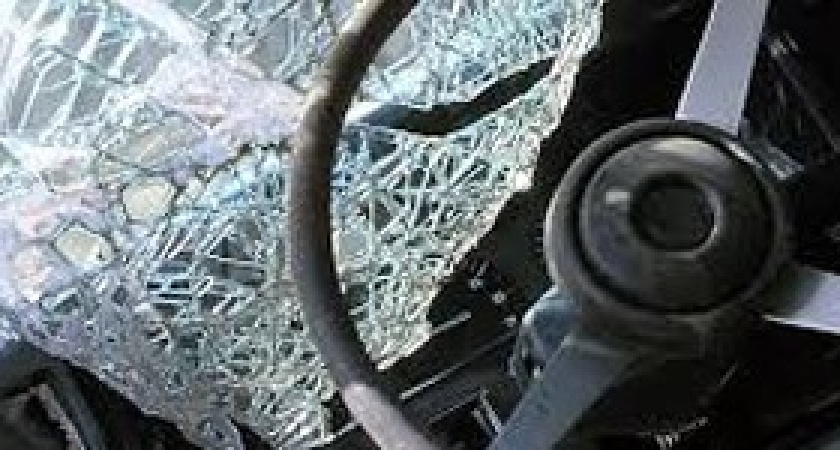 Под Волгоградом на трассе фура врезалась в автобус и легковое авто 