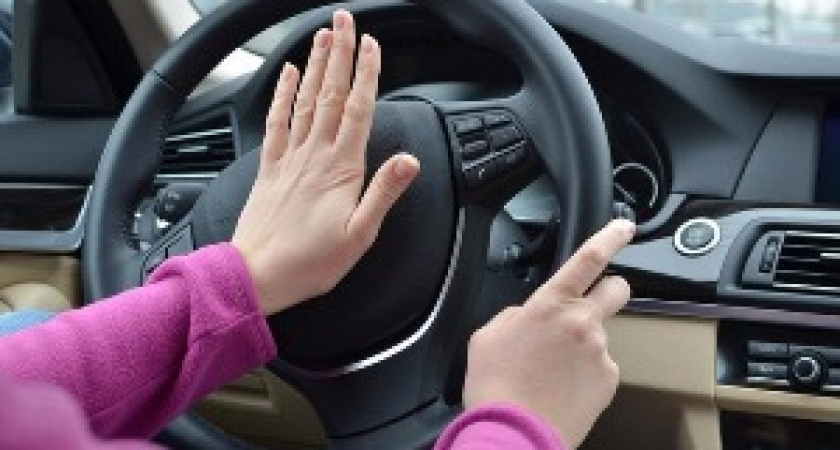 На юге Волгограда автоледи на иномарке сбила пенсионерку