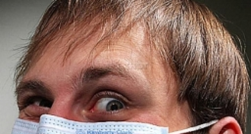 В Волгограде на диком пляже появился извращенец в медицинской маске