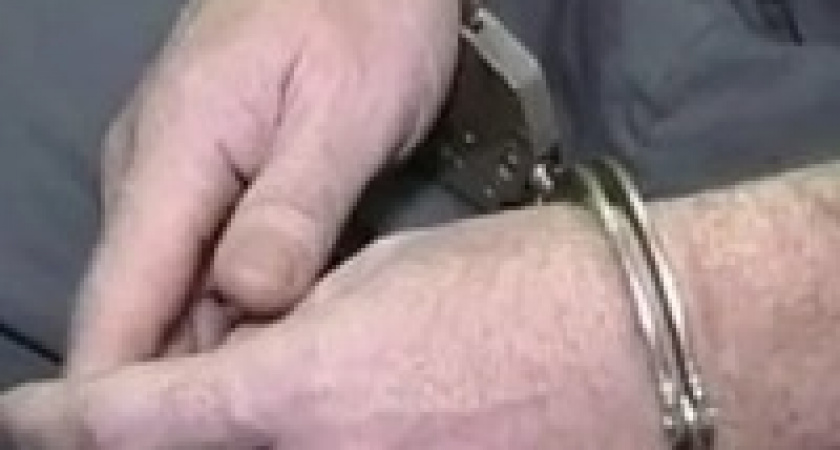 Под Волгоградом в свой день рождения пенсионер напал с ножом на сына