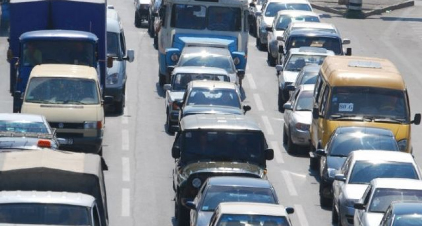 Движение на севере Волгограда  парализовала крупная пробка