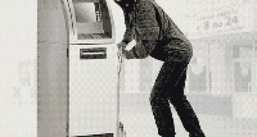 В Волгограде из холла магазина пытались украсть банкомат