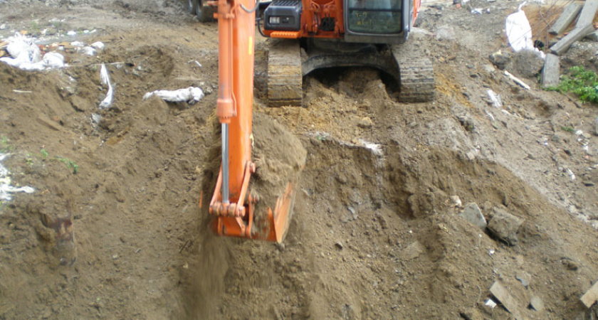 Под Волгоградом рабочего насмерть завалило землей в траншее газапровода