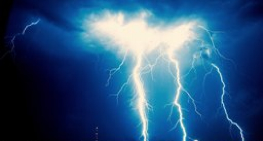 Под Волгоградом мужчину убило молнией у Поклонного креста