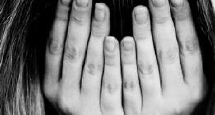 В Волгограде рецидивист с пистолетом в руках изнасиловал девушку