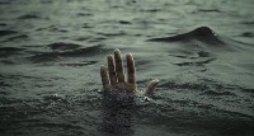 В Волгограде на пляже хутора Бобры утонул мужчина