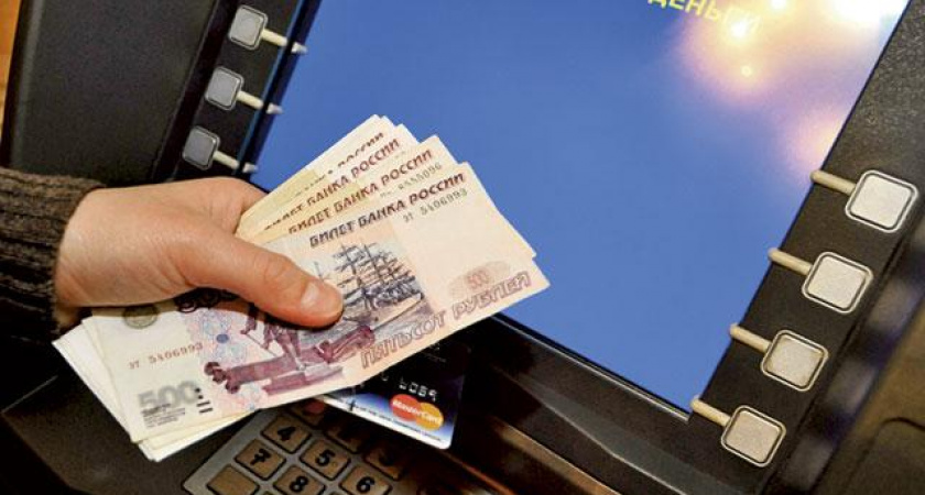 В Волжском полицейский с коллегами обокрал наркодиллера