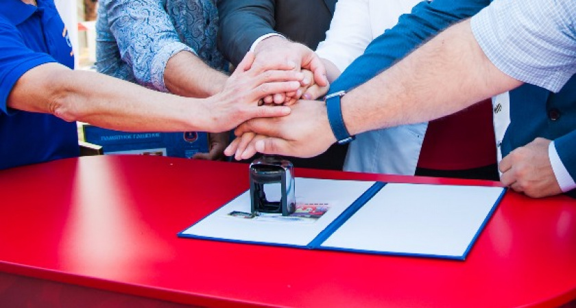 В Волгограде погашена первая почтовая марка с изображением «Волгоград Арены»