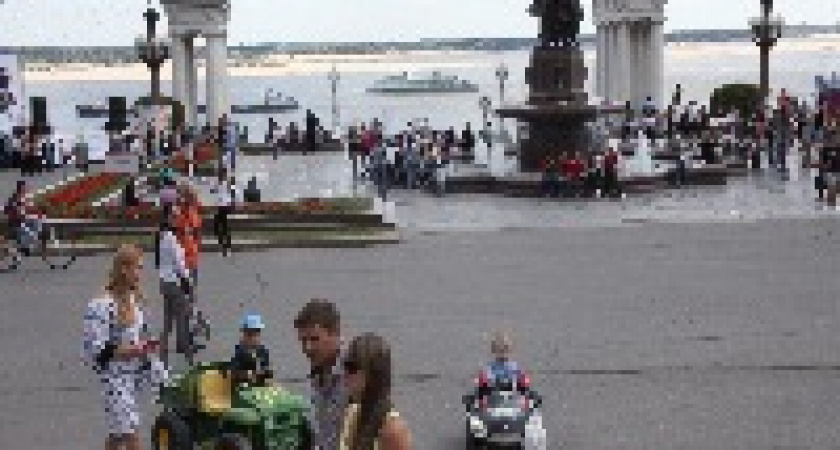 Волгоградцы отметили 427-летие города-героя