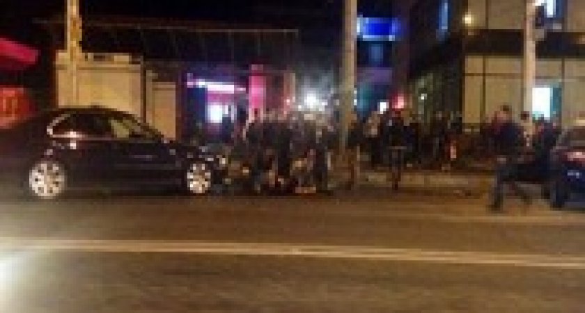 Иномарка после ДТП влетела в столб на «Современнике»