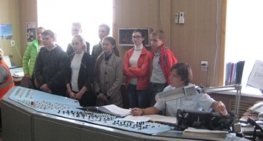 Волгоградские школьники посетили с экскурсией железнодорожную станцию Волгоград-2
