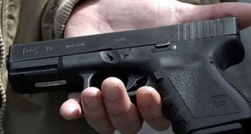 Под Волгоградом рецидивист похитил из машины военнослужащего пистолет