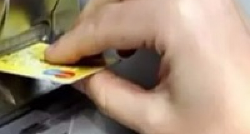 В Волгоградской области со счета детдомовца мошенник похитил 930 тысяч рублей