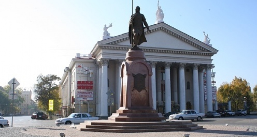 В центре Волгограда 8 и 10 ноября ограничат движение транспорта