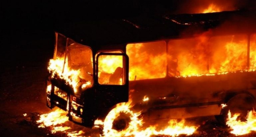 В Волгограде на улице Череповецкой сгорел автобус