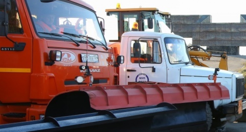 На магистрали Волгограда ночью высыпали более 1000 тонн противогололедной смеси