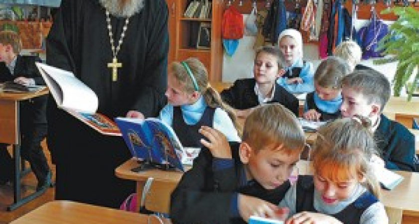 В российских школах могут ввести уроки православной культуры