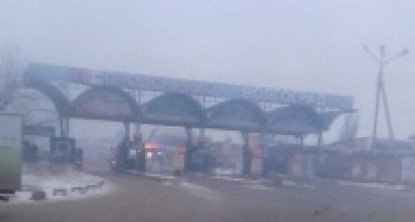 В Волгограде сгорел оптовый склад 