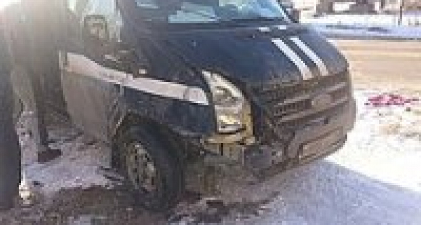 На юге Волгограда машина фельдъегерской службы спровоцировала ДТП