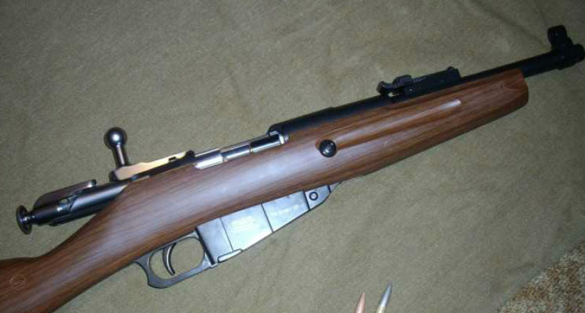 Под Волгоградом мужчина хранил дома  обрез  винтовки с глушителем