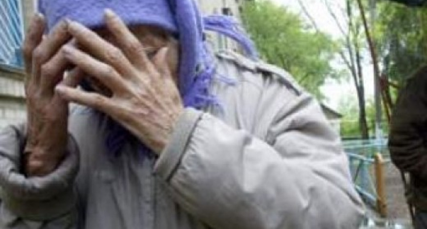 Под Волгоградом преступники похитили у пенсионерки тысячу рублей, продукты и документы