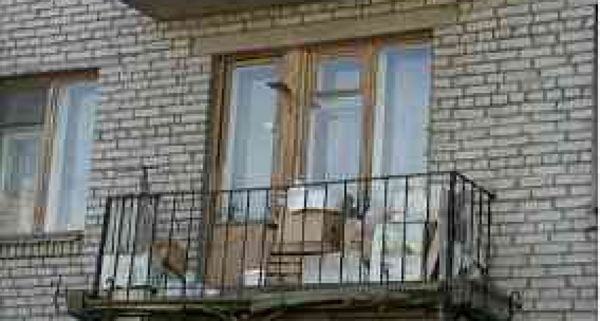 В Волгограде два человека выжили после обрушения балкона