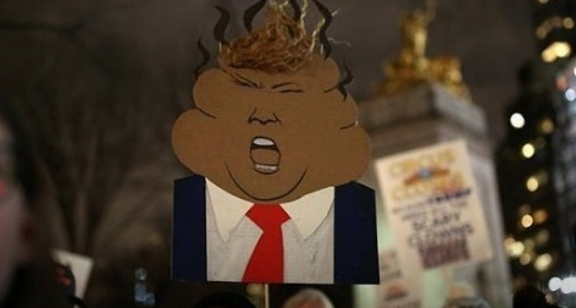 В США прошел массовый митинг против Трампа 