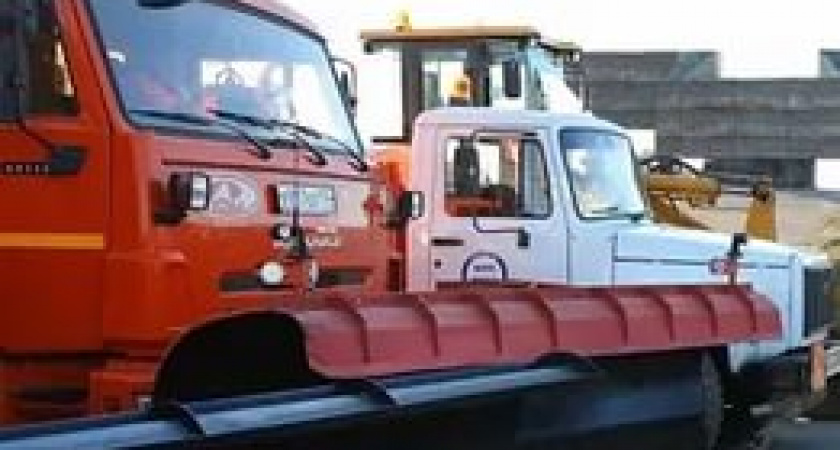 На дороги Волгограда рассыпано свыше 1300 тонн песко-соляной смеси