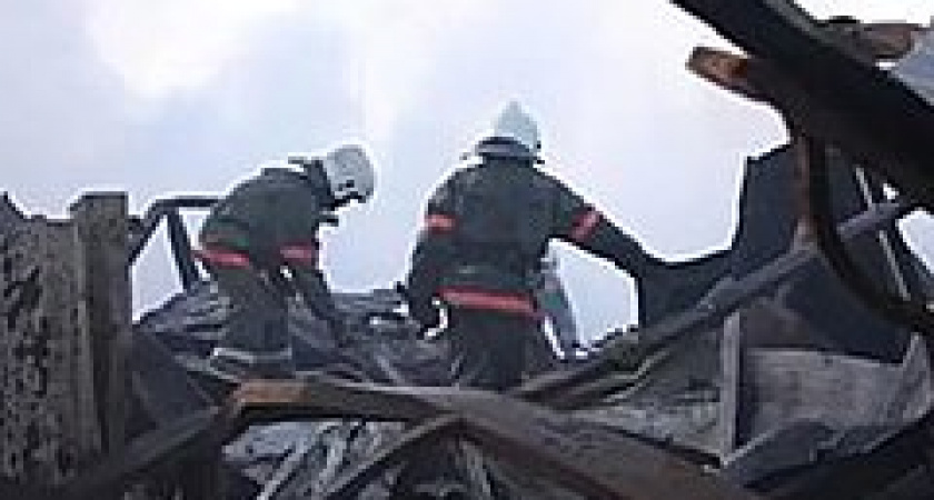 В Волгограде под завалами заводского здания погиб человек 