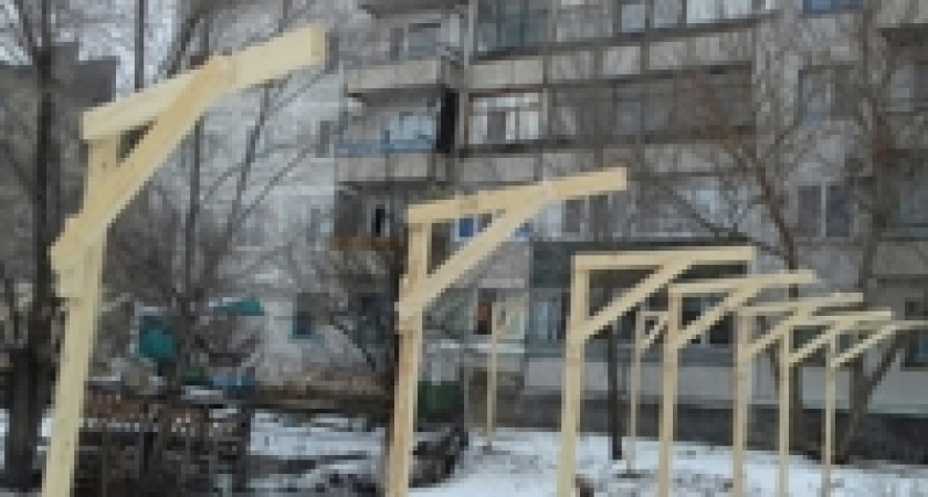 Под Волгоградом появились конструкции, похожие на виселицы