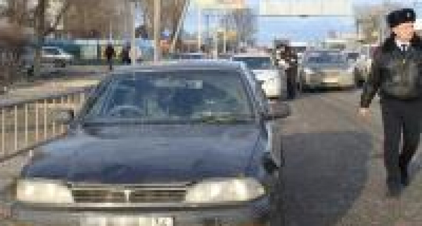 В Волгограде иномарка сбила троих человек