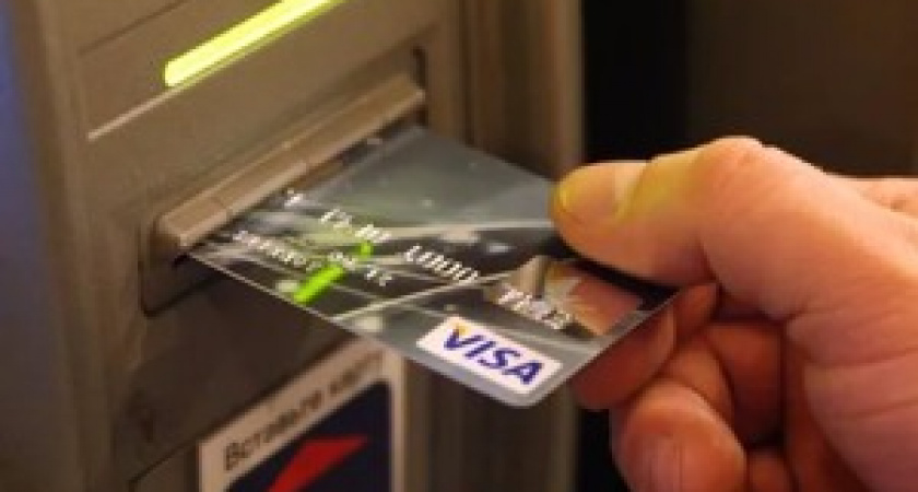 Visa разрешила владельцам банкоматов брать комиссию за снятие наличных