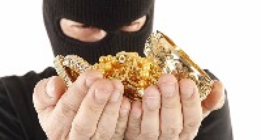 В Камышине из ювелирного салона похитили 8 лотков с драгоценностями