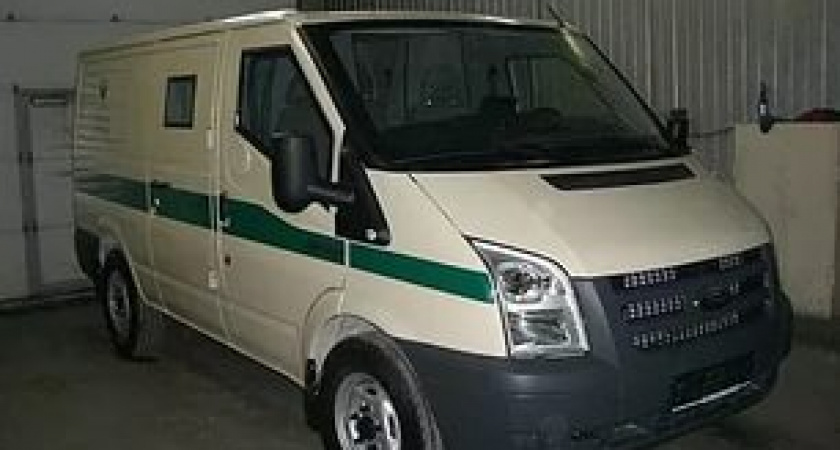 В Волгограде сгорел инкассаторский броневик