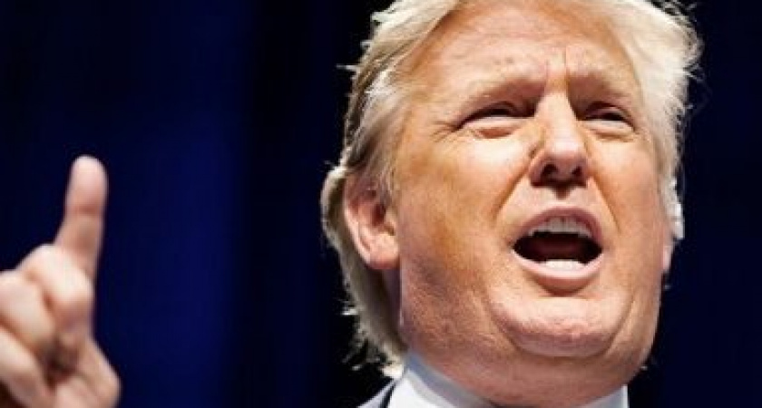 ФБР изучает доказательства контактов помощников Трампа с РФ