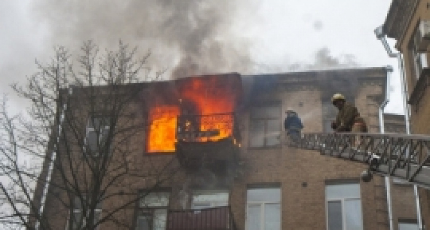 Под Волгоградом из горящего дома эвакуировано 18 человек