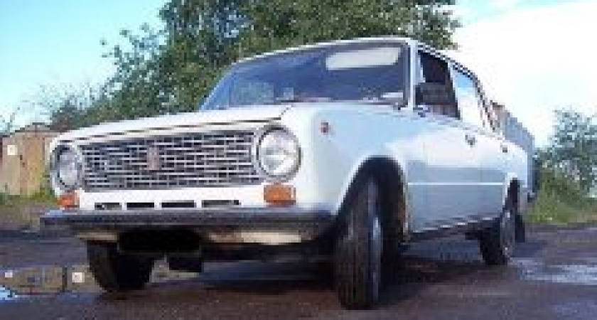 Под Волгоградом двое пьяных парней угнали старую «копейку»