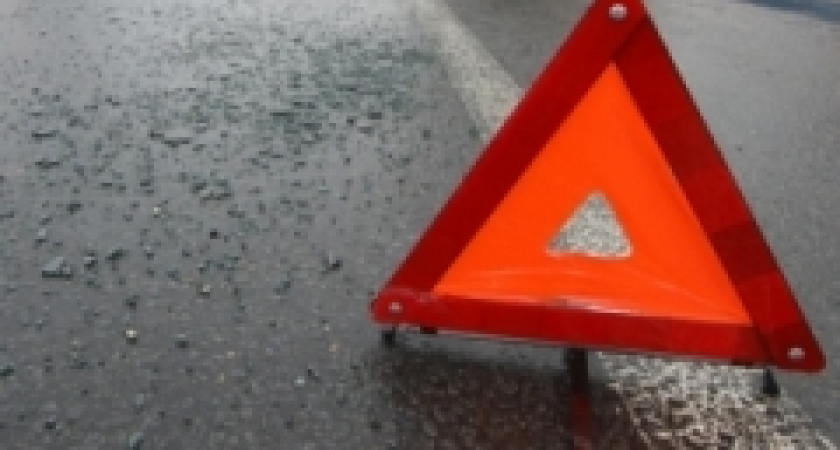 В Волгограде автобус «Питеравто» задел внедорожник