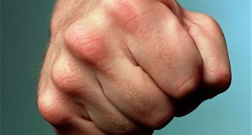 На севере Волгограда двое мужчин подрались из-за парковки