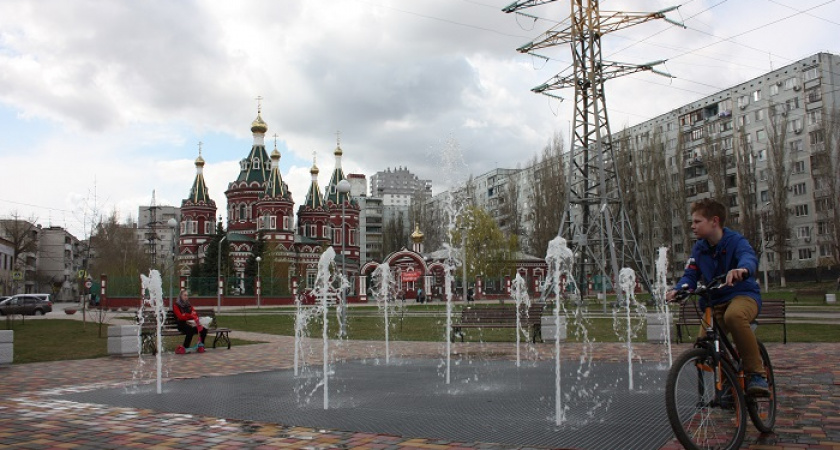 В Волгограде у Казанского собора появился новый фонтан