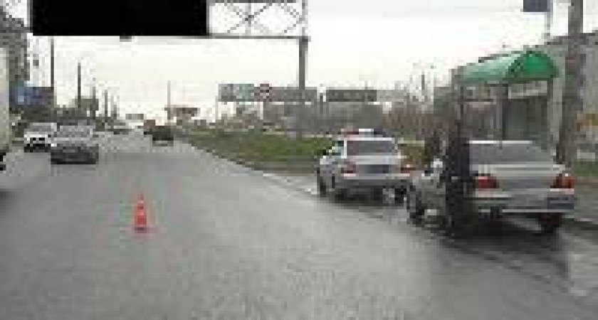 В Волгограде подростки получили переломы ног под колесами иномарки