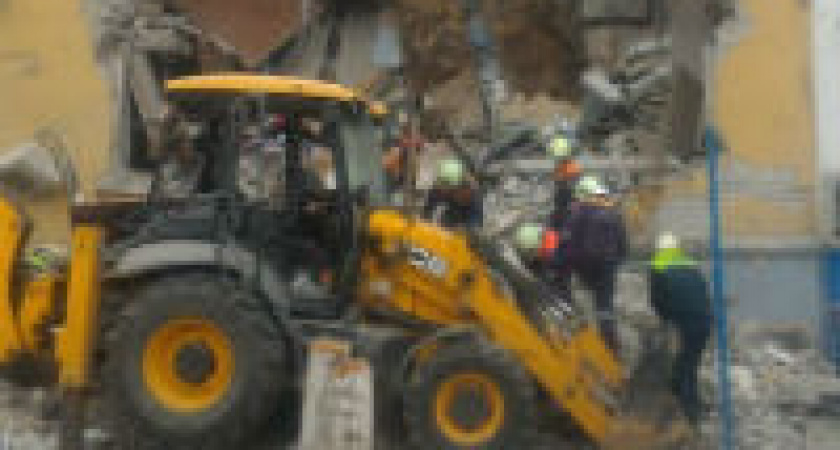 В Волгограде на месте обрушения жилого дома спасатели объявляют «минуты тишины»