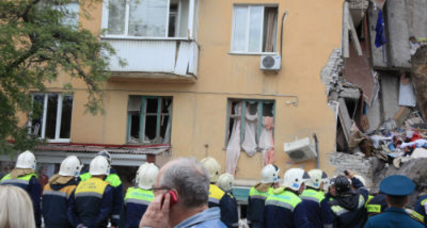 В Волгограде разрушенный  взрывом дом обнесут забором