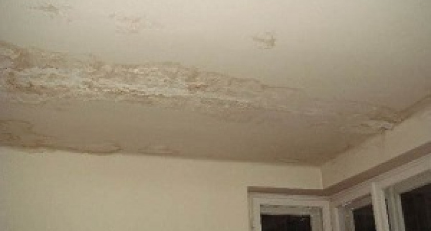 Крыша капает и едет