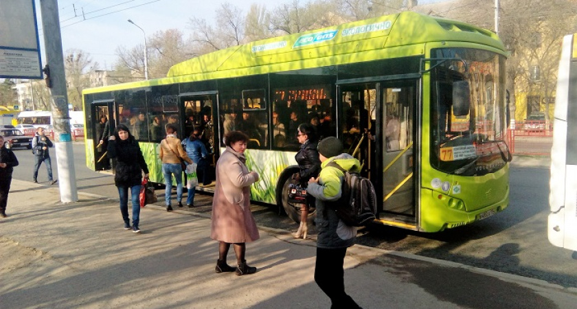 В Волгограде на пяти магистралях установят 86 современных остановок